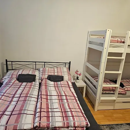 Simple Room Private Apartment