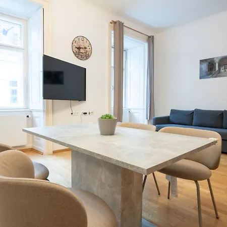 Cozy 1Br Apartment Near Opera - 24H Self Check-In