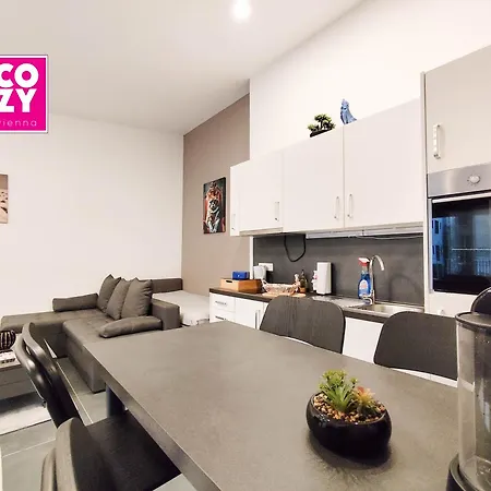 Cozy Apartments In Central Location With Free Parking