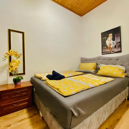 Comfy 3Br Apt In Prime Location