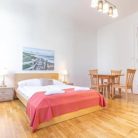 Simple Apartment Near Wiener Stadthalle
