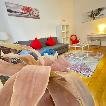 Charming Flat & Balcony Near Central Station L Bg5