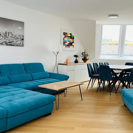 Spacious Penthouse Apartment - 4 Rooms For Up To 10 Guests - Contactless Check-In