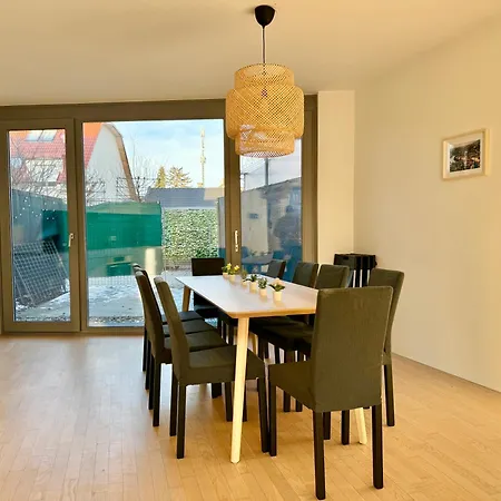 Bright Modern Maisonette With Garden & Free Parking