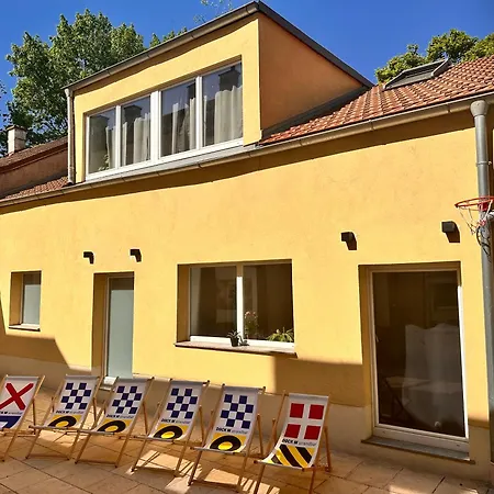 Full Premium City Villa - 2 Bedrooms For 5 People - Near Metro