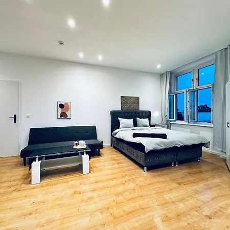 Lovely 4Br Apt Near Kaufpark Alterlaa