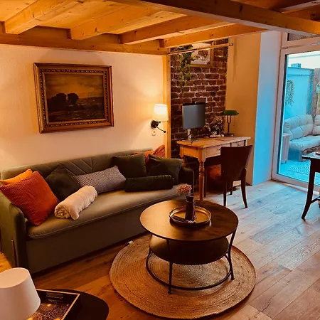 Urban Hideaway Cozy Loft, Green Courtyard And Ac
