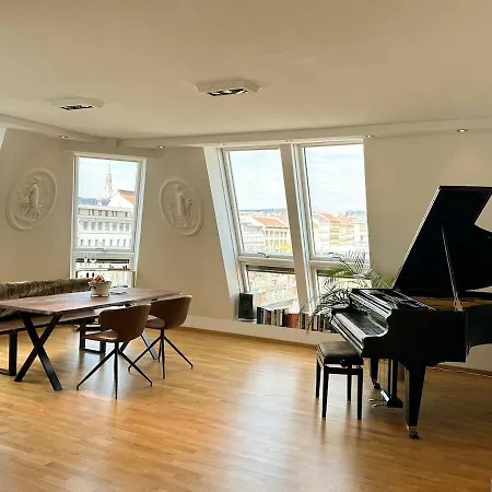 Апартаменты Bright And Luxurious Penthouse