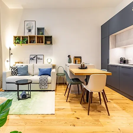 Superior Design Apartment By Jr City Apartments