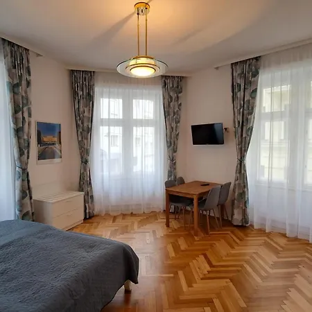 Moebliertes Apartment In Zentrumsnaehe