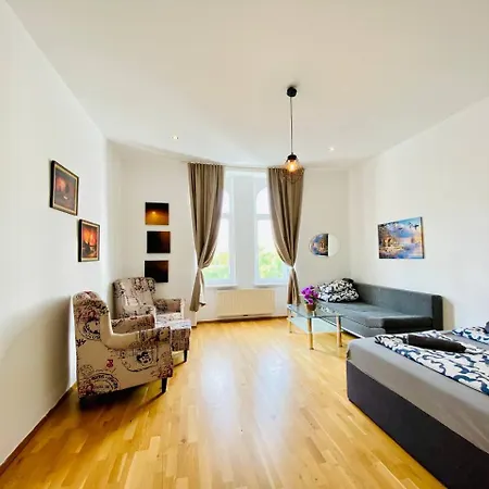 Cozy Rooms In Brigittenau Area Mm23