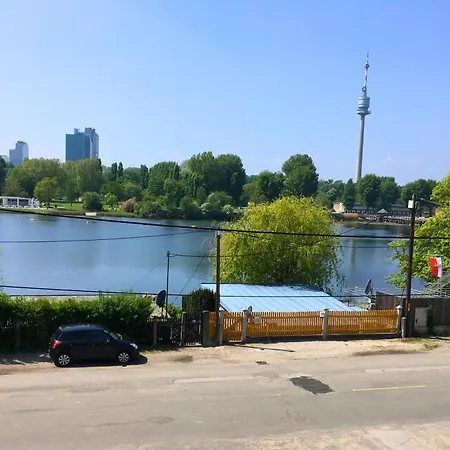 Ajo Apartments - Alte Donau Lake View Balcony Studio - Self-Check-In