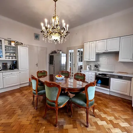 Elegant Apartment Near Schoenbrunn