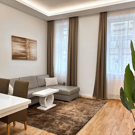 Close To Schoenbrunn I Bright Flat, Fast Wifi