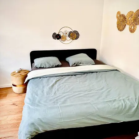 Cozy Apartment In Maerzstrasse Area Mz37