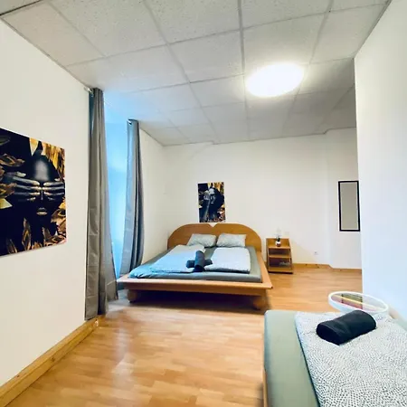 Elegant 3-Bedroom Retreat Convenient City Access