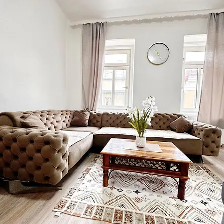 Lovely Apartment - 15 Min From Airport & City Center, 5 Min From Vienna Main-Bus Station Ez10B