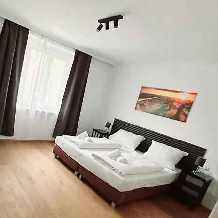 2 Rooms Apartment Near Schoenbrunn Palace