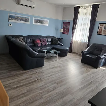 Villa House With Good Connection