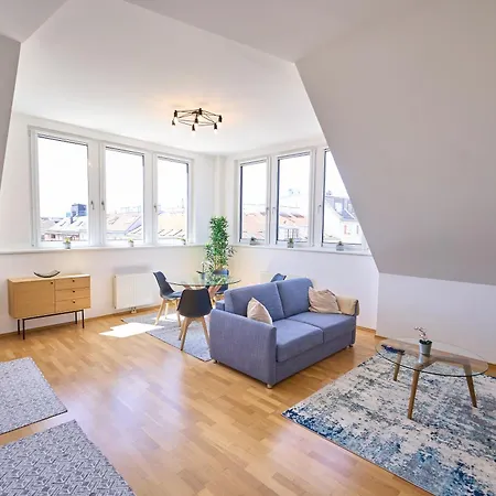 Klimatisierte Dachgeschosswohnung U4 Naehe
