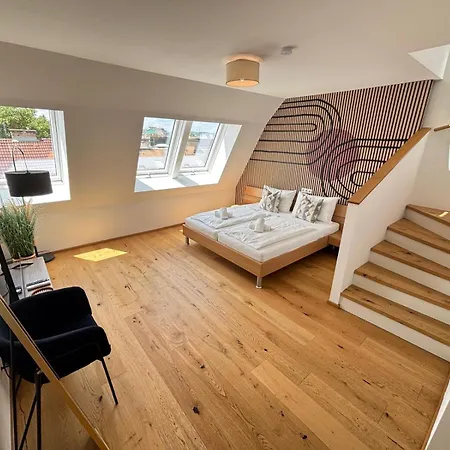 Orestaliving - Penthouse In 2Nd District With View