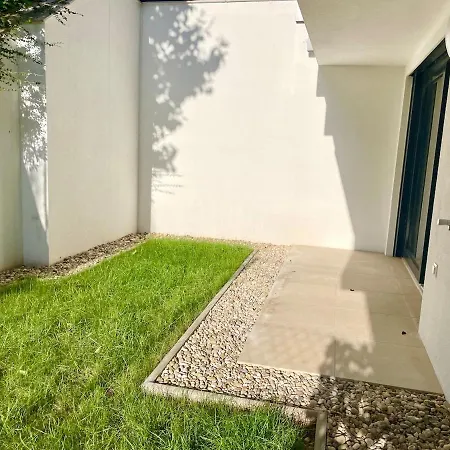 Modern Apartment With Garden - Free Parking