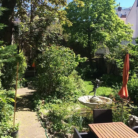 Apartment With Garden And Pool