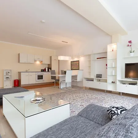 Christian Apartments Oper - Contactless Check In