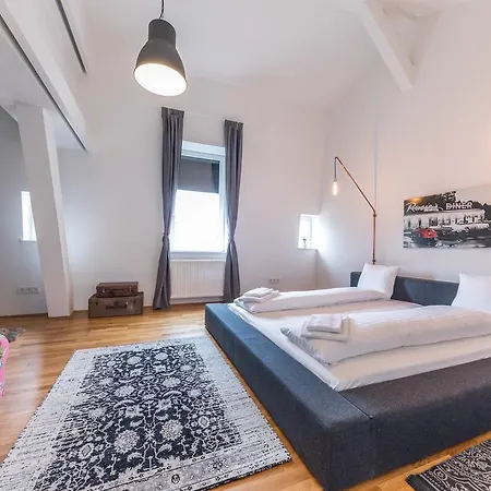 Modernes Penthouse Mit Terrasse - Mitten Im Zentrum