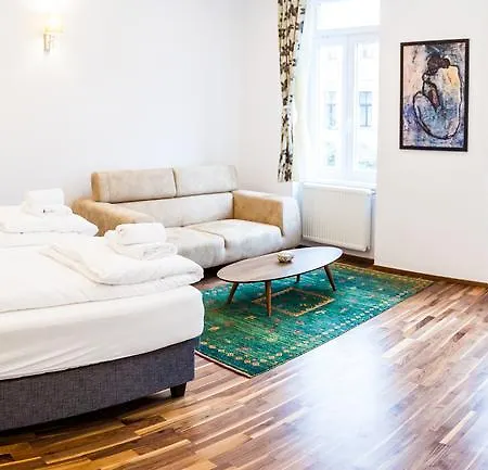 Cosy 2 Bedroom Apartment Vienna, Free Garage