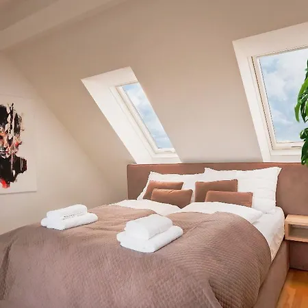 Sky9 Penthouse Apartment With City View