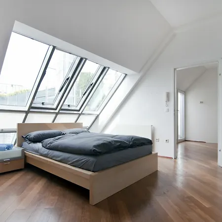 Penthouse At Passauer Platz Apartment