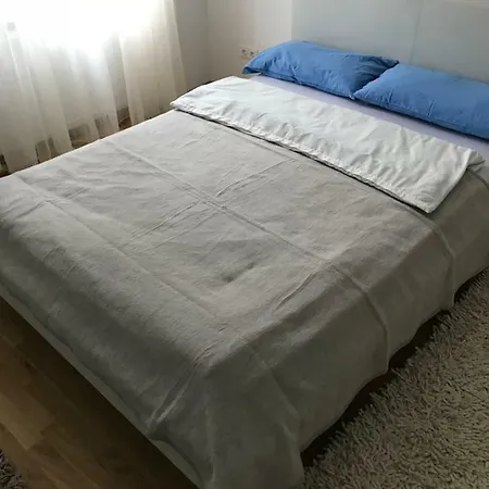 Fima 1020 Apartment