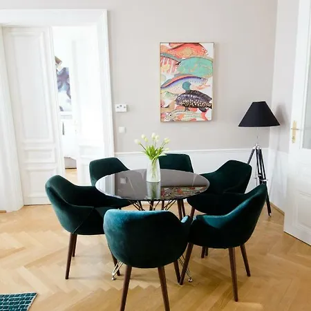 Studio Apartments Urania - Mai'S Apartments