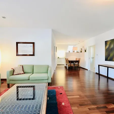 Exclusive Attic Flat With Balcony Close Karlsplatz Apartamento