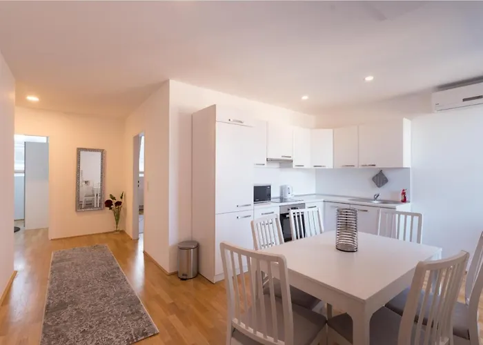 Sunny Penthouse L T44
