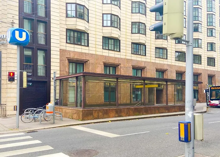 2Br Apartment For 6 With Private Terrace Near City Center & Metro U2