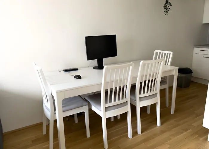 Modern & Sunny 52M2 Apartment With Balcony & Fast Wifi