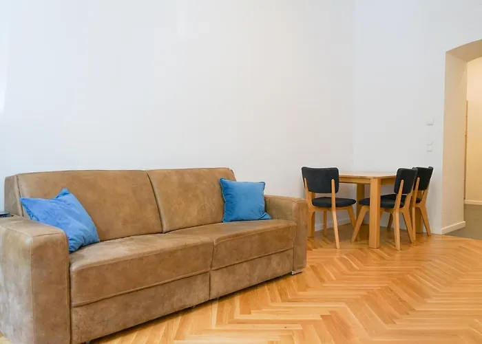 Nadland Apartments B7
