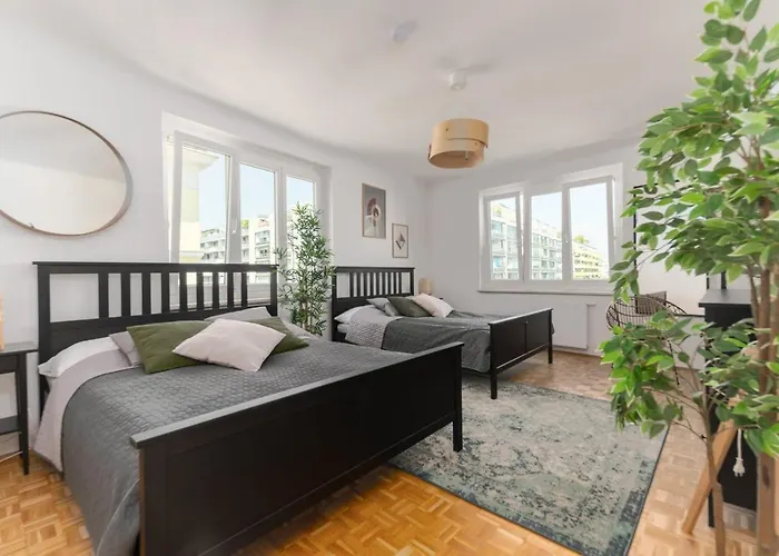 King Bed Home, 3 Bed Rooms, Perfect For Long Term Stay
