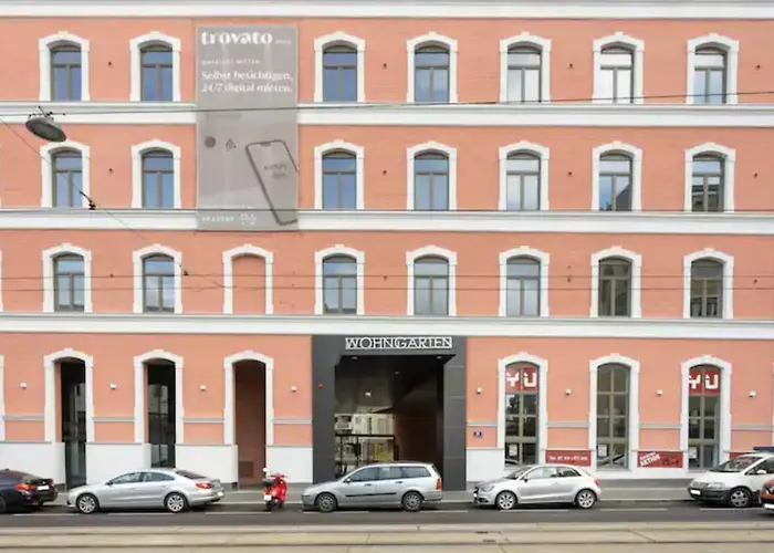 Muzeta11 - Modern Town Apartment With Balcony