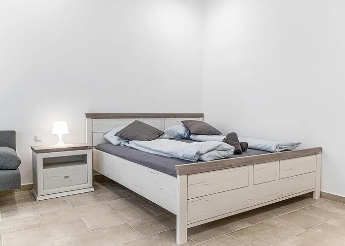 Central 2Br Apartment Bright & Spacious