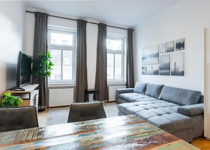Cozy Apartment Steps Away From Wiener Stadthalle