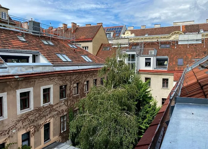 Stilvolle Dachgeschosswohnungen Mit Balkon In Innenstadt Naehe