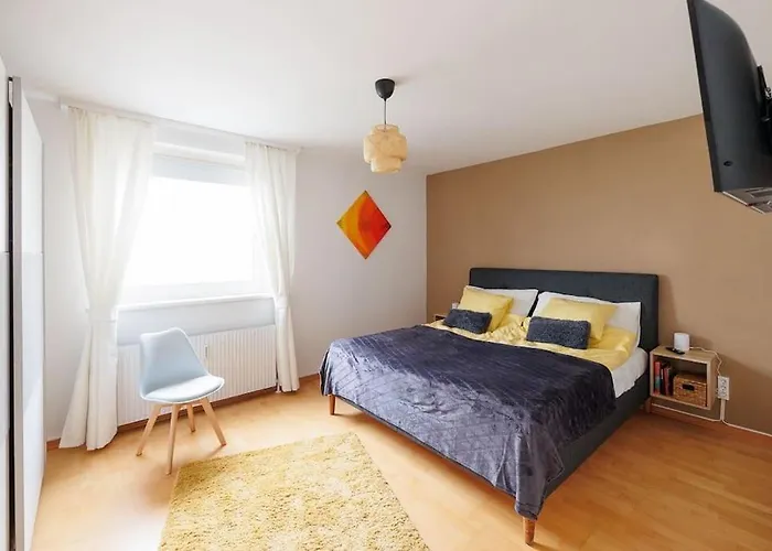 New! Cozy & Lovely Home In The 3Rd District