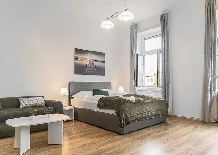 Welcoming 2Br Apt, Near Akh- Perfect For Short & Longstays