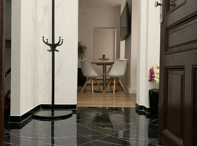 Lux Aparrment