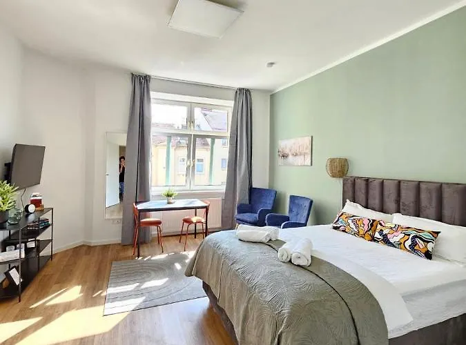 Bright & Charming Vienna Home