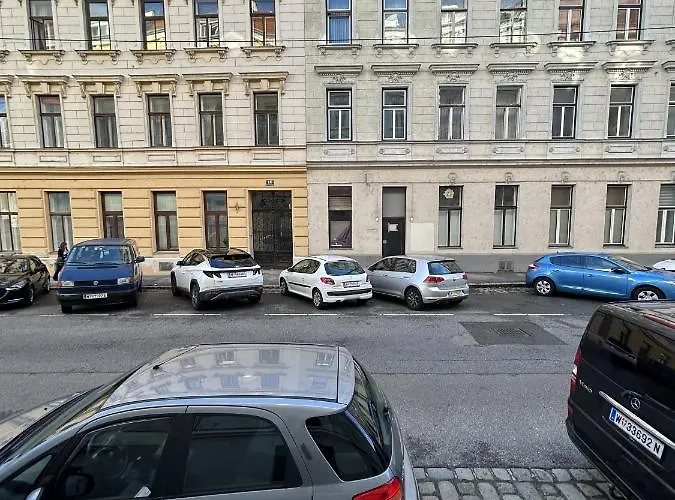 Cozy City Center Apartments