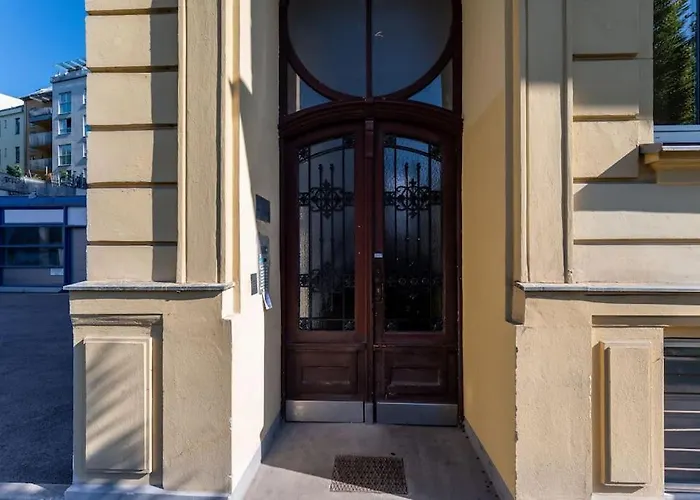 Cool 1Br Near Metro & Center By Hm